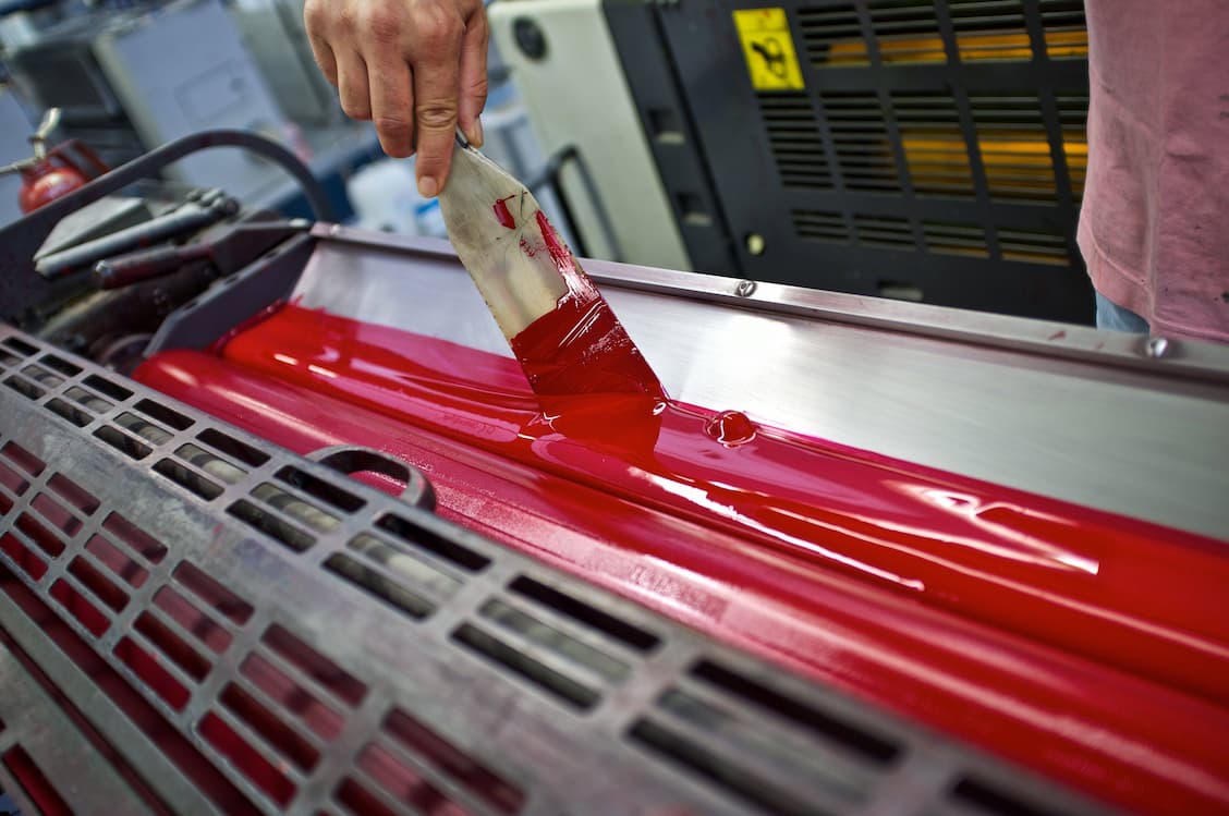 Offset printing press for high-quality packaging